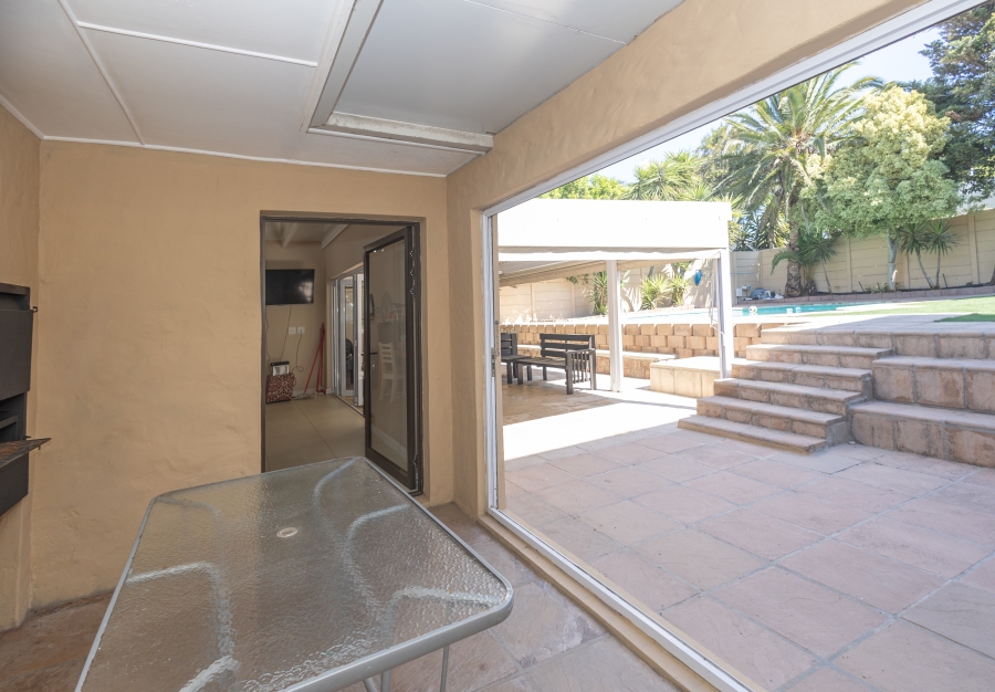 4 Bedroom Property for Sale in Flamingo Vlei Western Cape